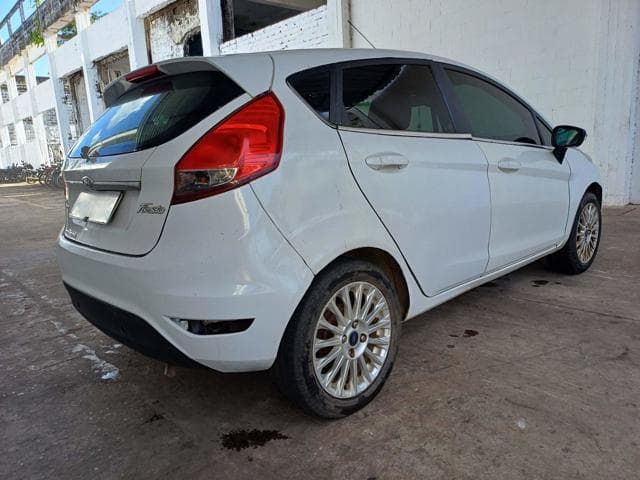 Ford Fiesta HA 1.6l TI a 2015 — foto 5