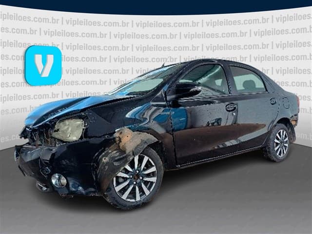Toyota Etios SD Platinum 2015, preta