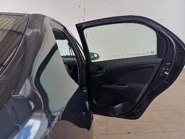 Toyota Etios SD Platinum 2015 — foto 15