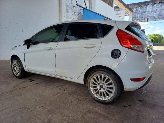 Ford Fiesta HA 1.6l TI a 2015 — foto 4