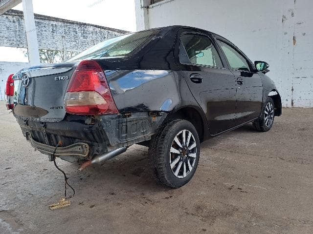 Toyota Etios SD Platinum 2015 — foto 4