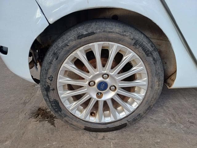 Ford Fiesta HA 1.6l TI a 2015 — foto 23