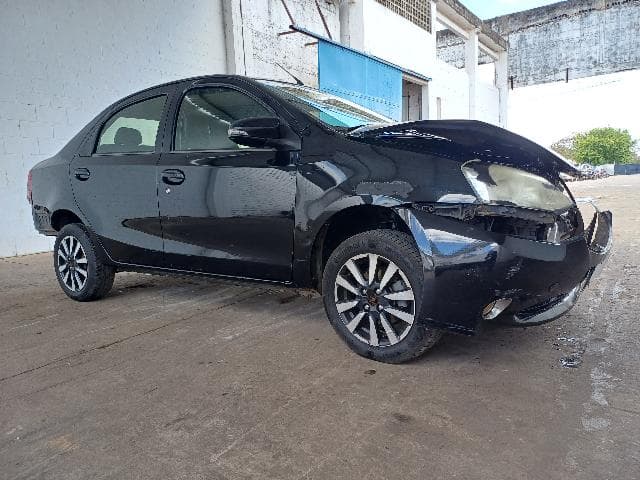 Toyota Etios SD Platinum 2015 — foto 3