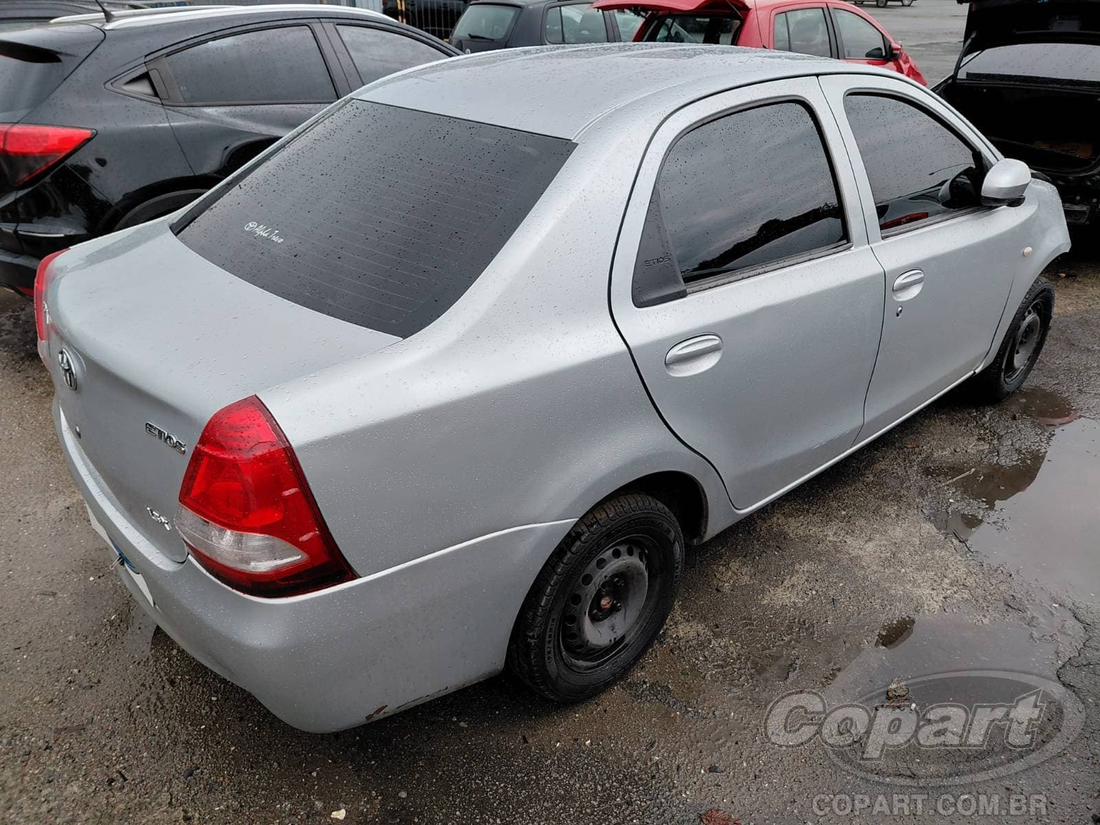 Toyota Etios Seda 2015 — foto 4