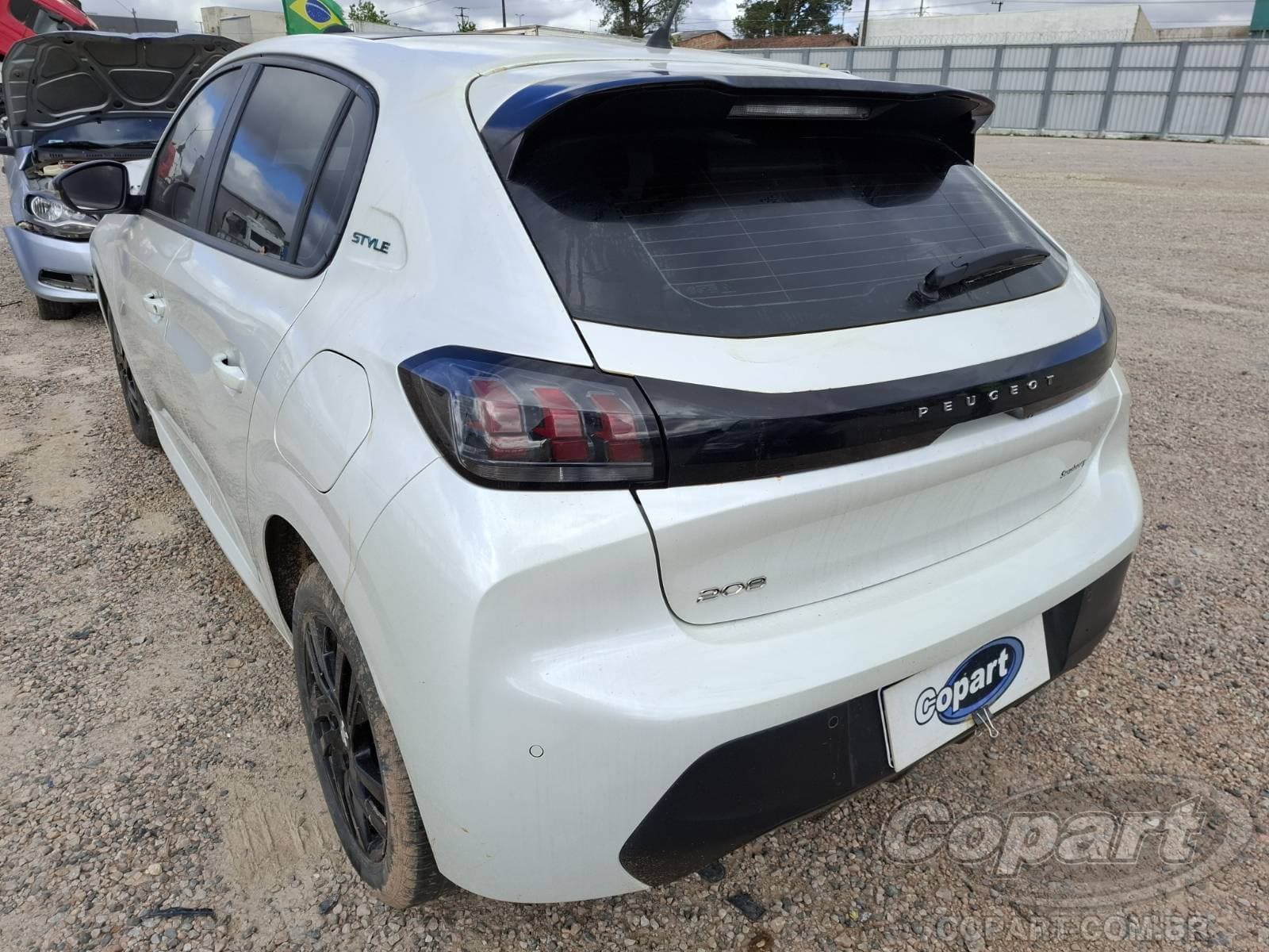 Peugeot 208 2024 — foto 3