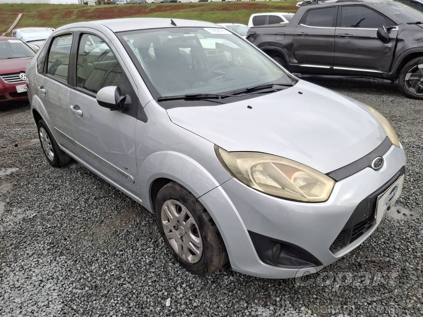 Ford Fiesta Sedan 2014 — foto 1
