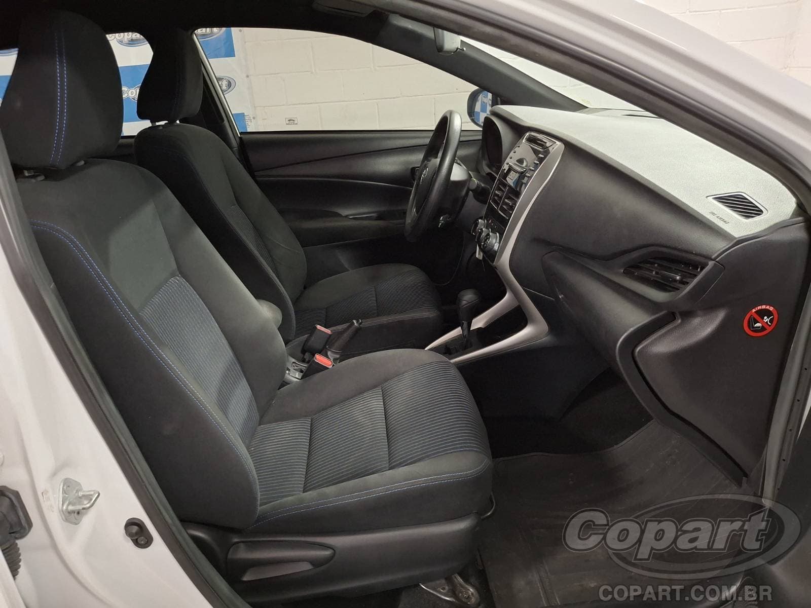 Toyota Yaris 2022 — foto 5
