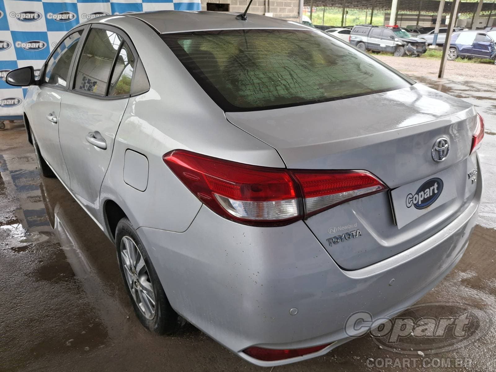 Toyota Yaris Seda 2019 — foto 3