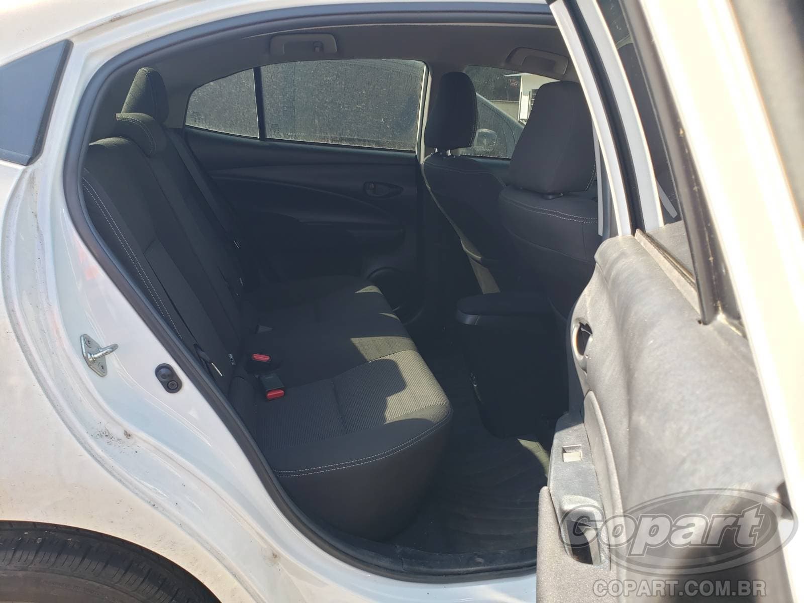 Toyota Yaris Seda 2024 — foto 6