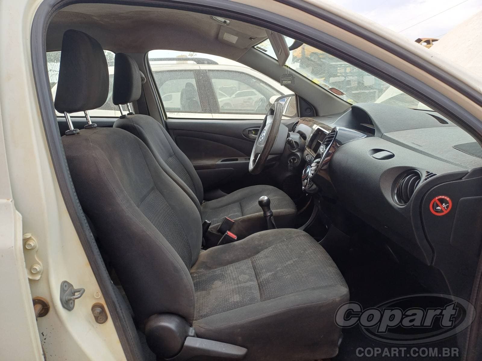 Toyota Etios 2014 — foto 5
