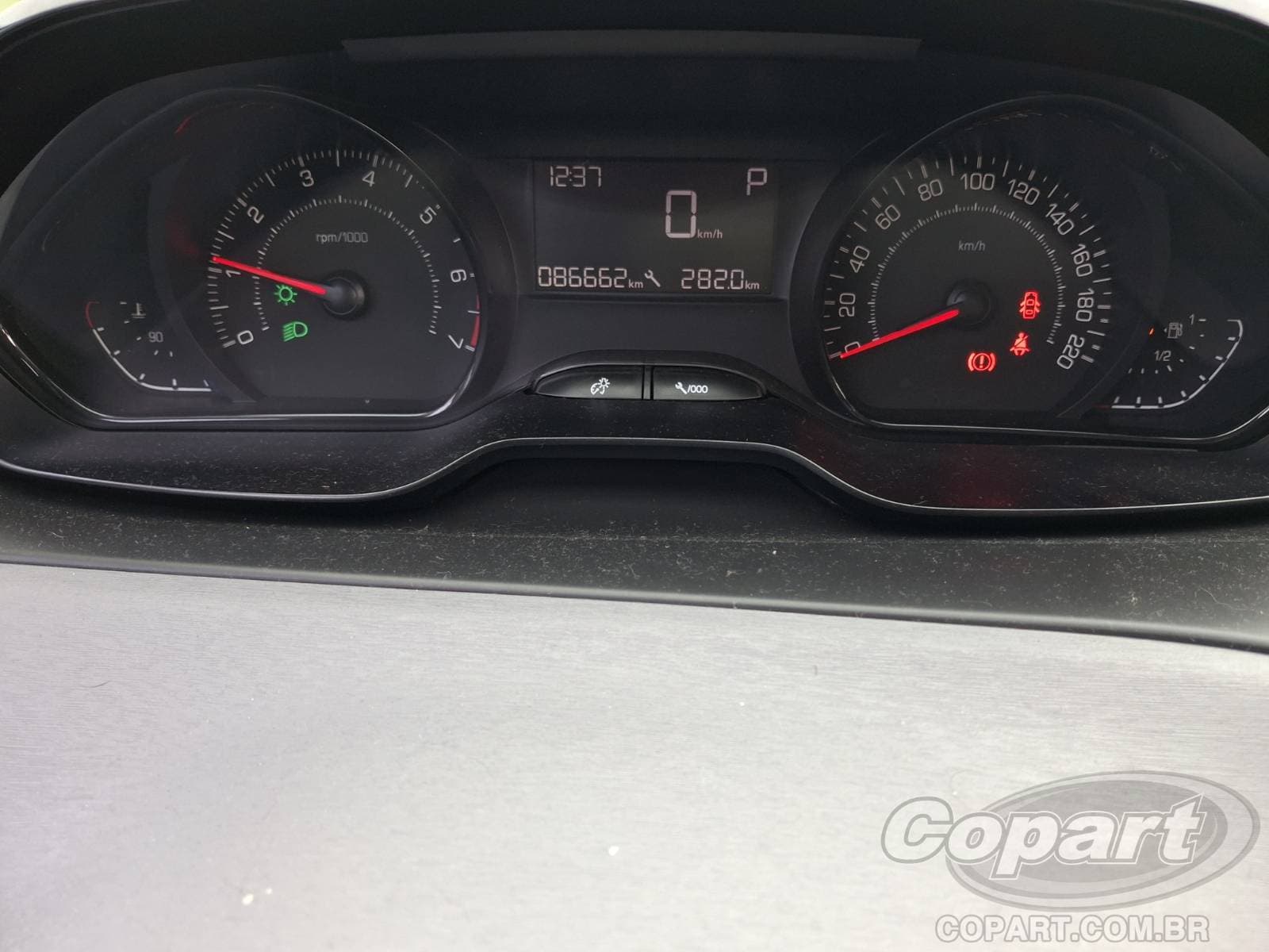 Peugeot 208 2018 — foto 8