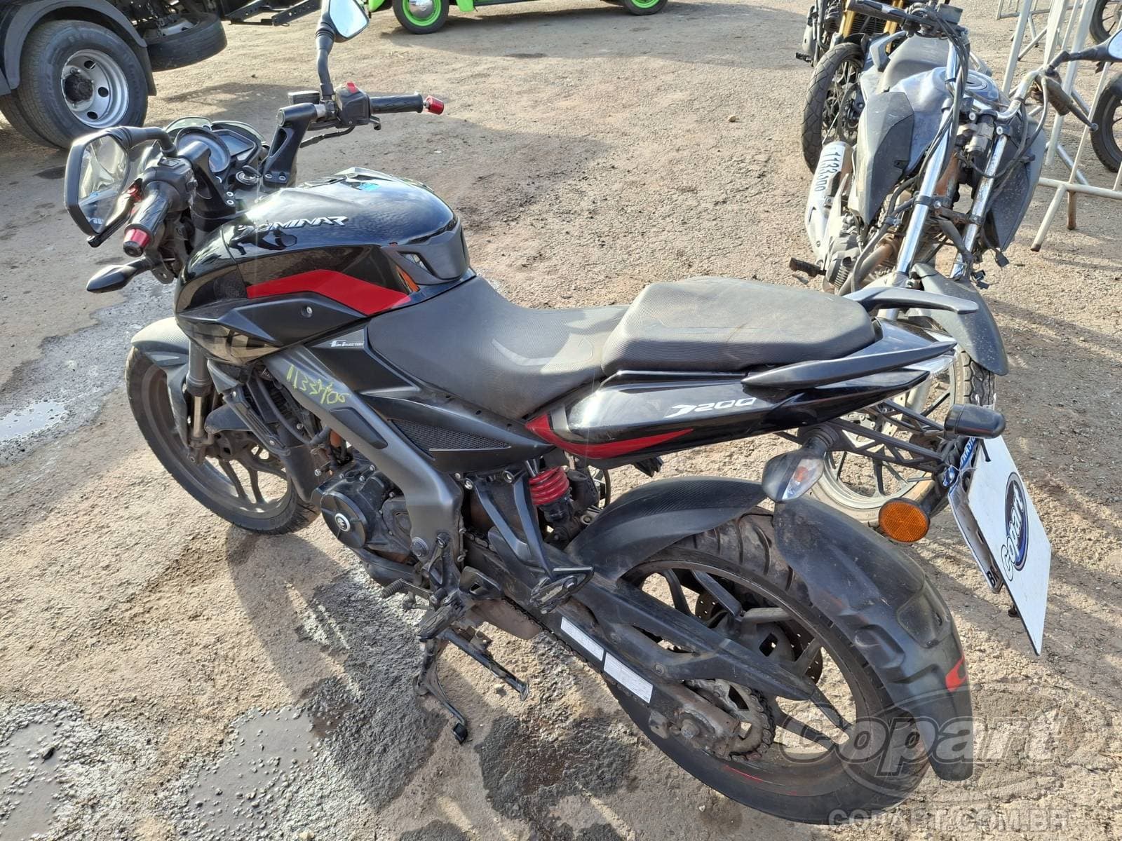 Bajaj Dominar 2025 — foto 3