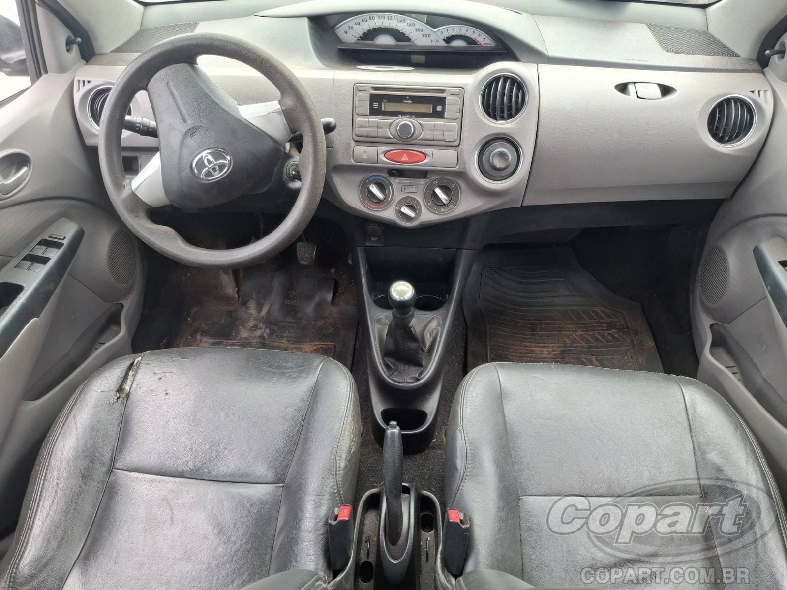 Toyota Etios Seda 2013 — foto 9