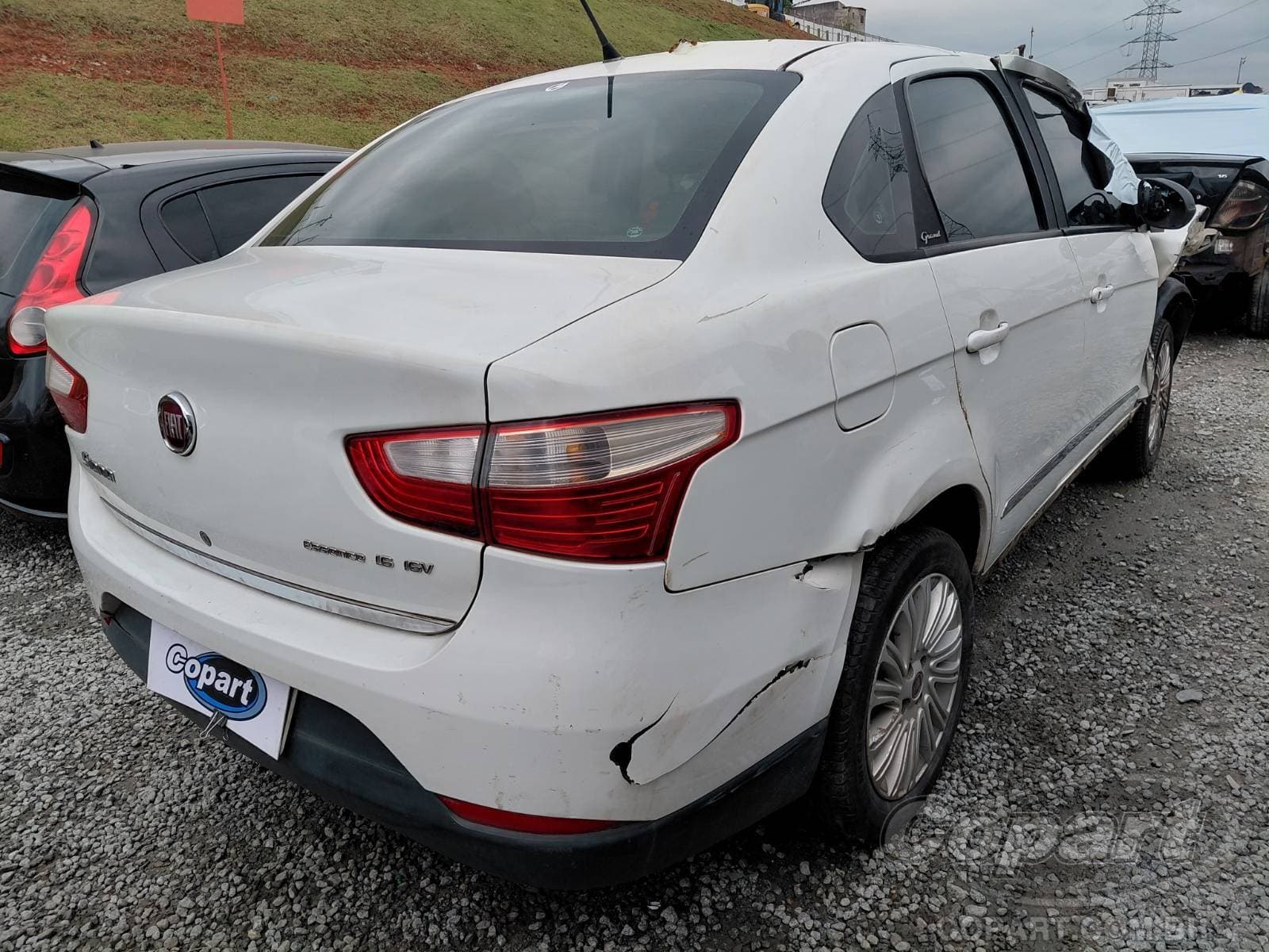 Fiat Grand Siena 2013 — foto 4