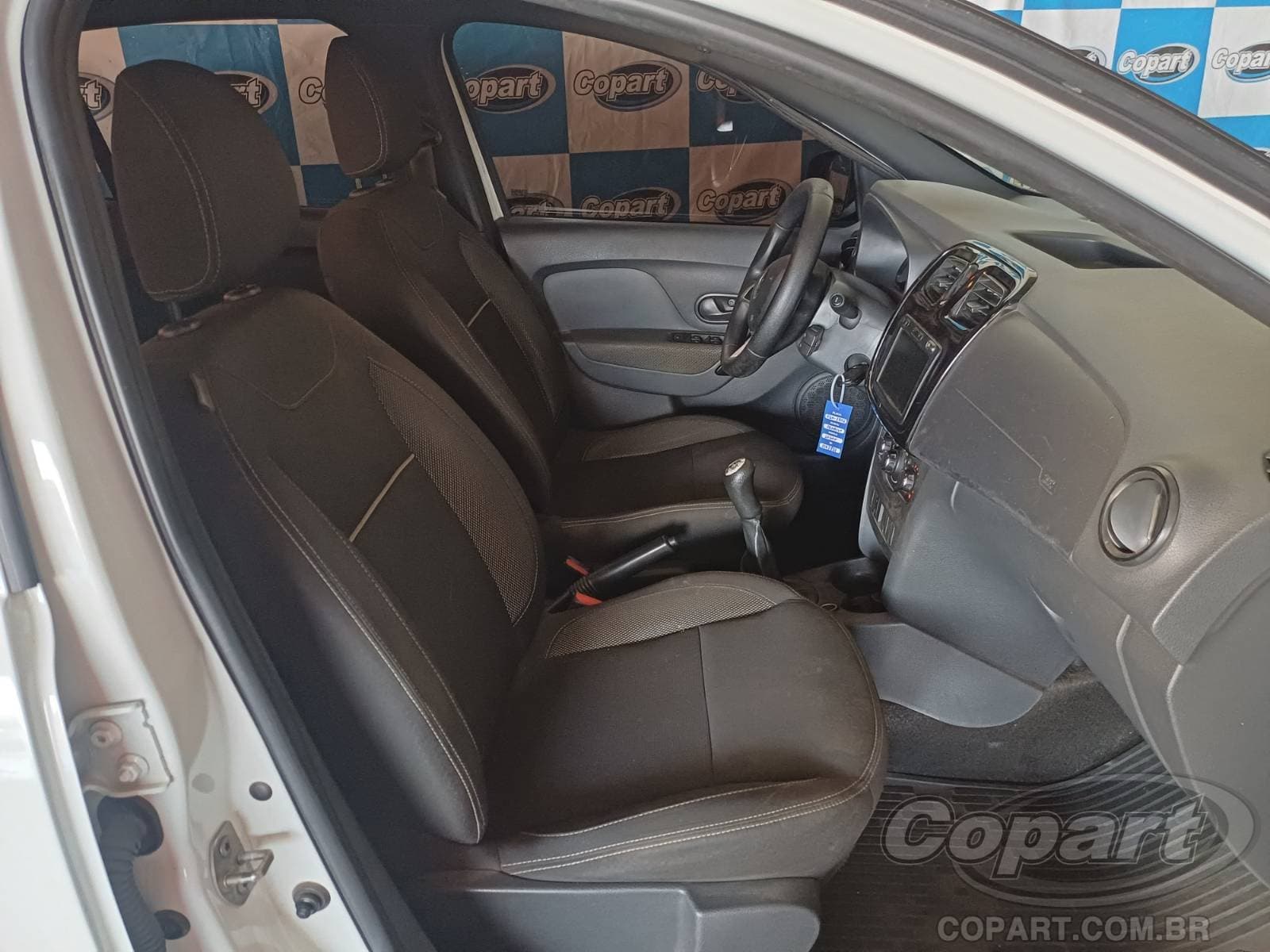 Renault Logan 2022 — foto 5
