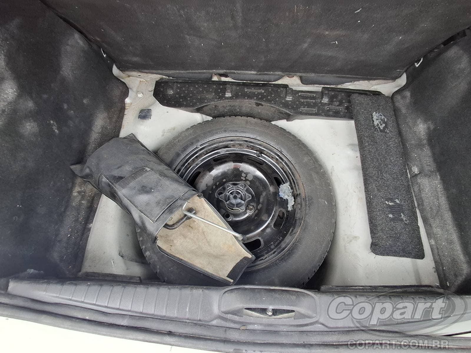 Peugeot 208 2014 — foto 10