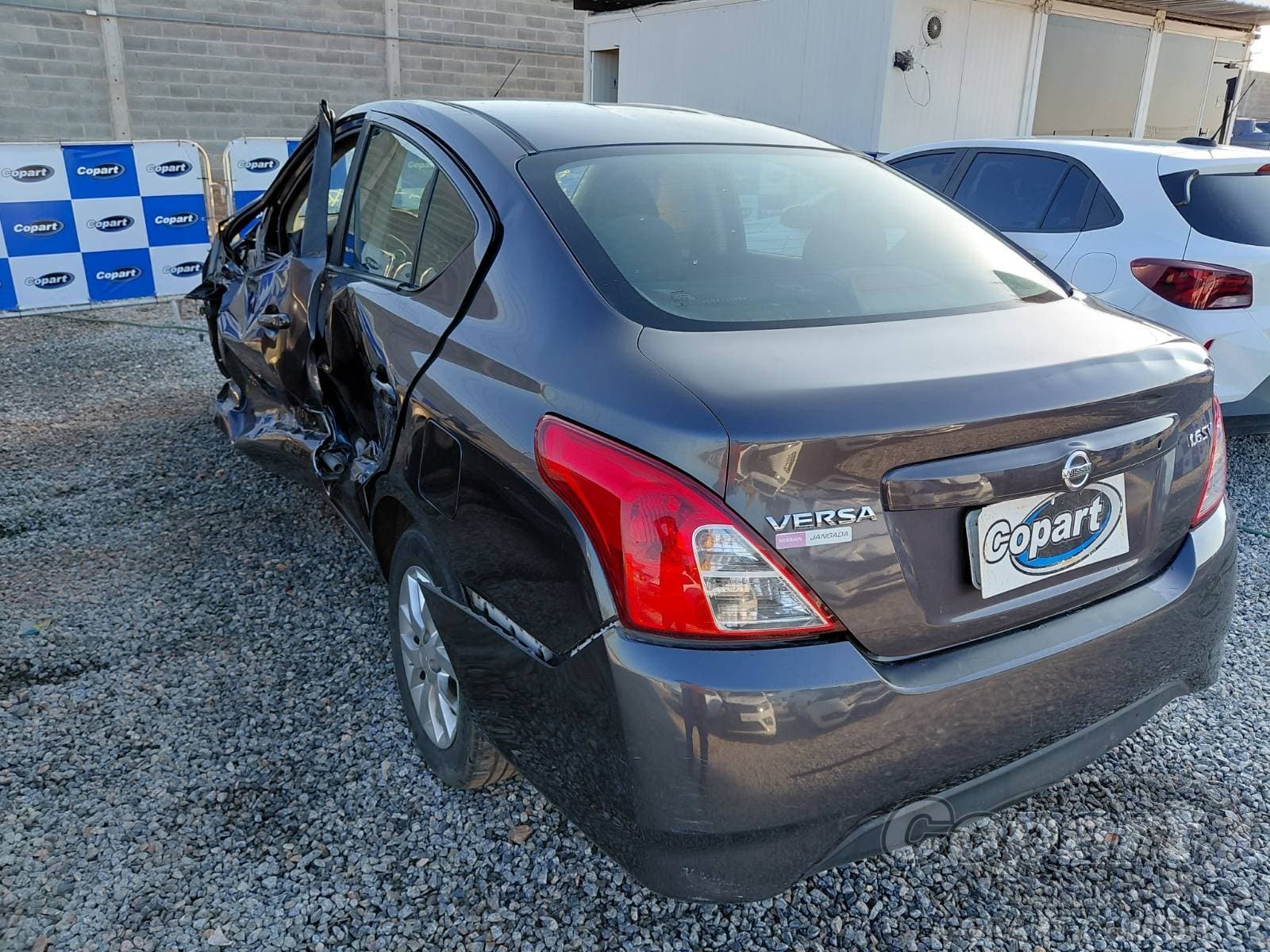 Nissan Versa 2020 — foto 3