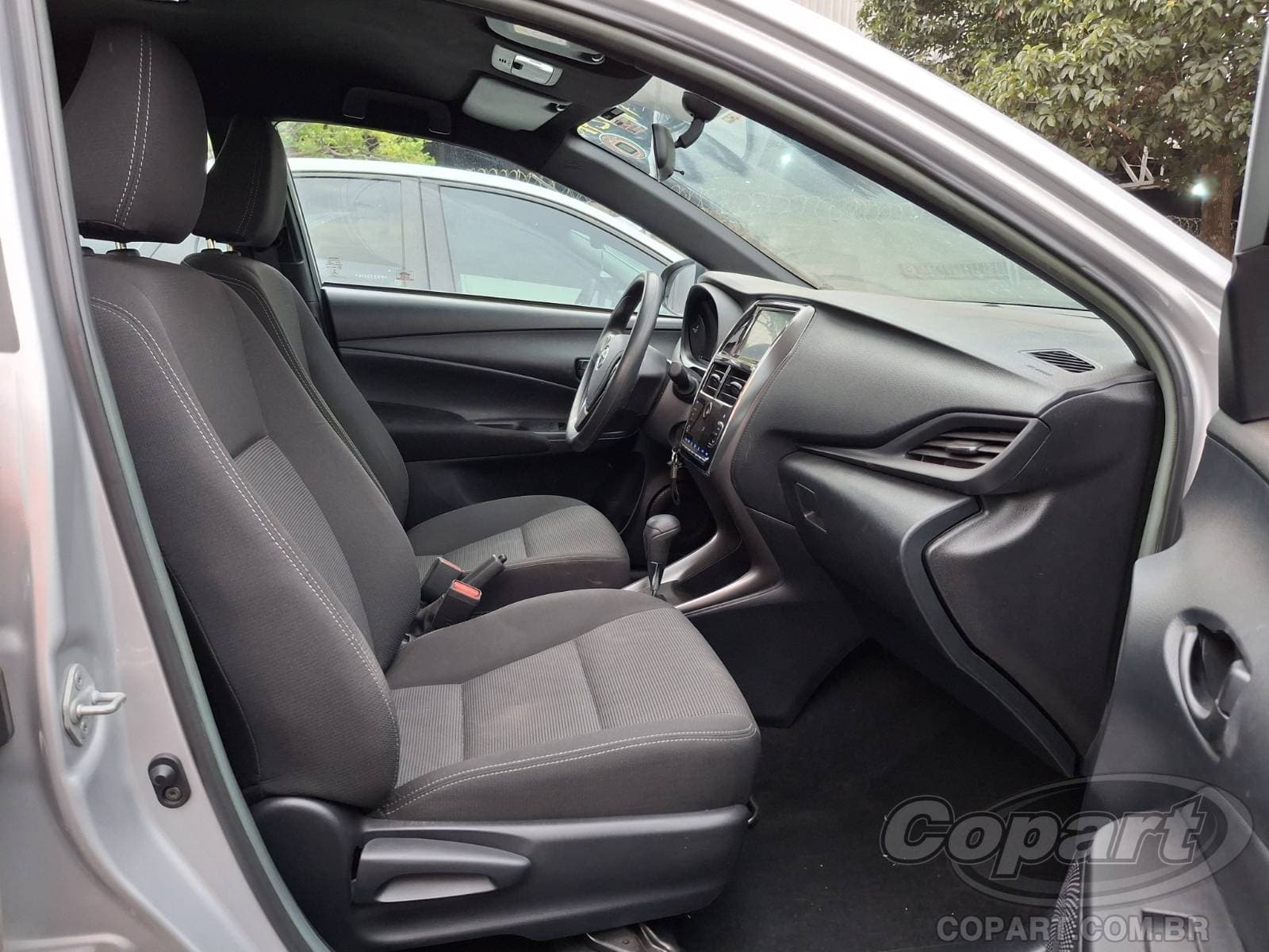 Toyota Yaris 2023 — foto 5