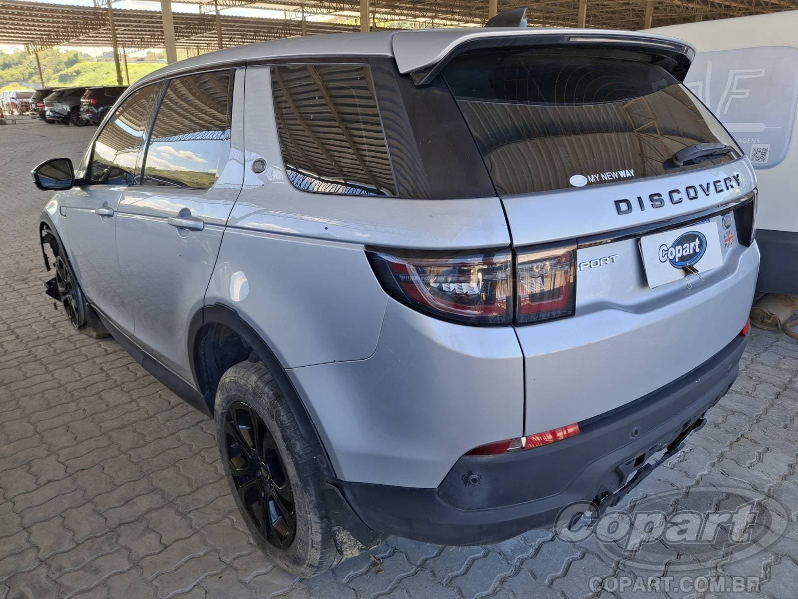 Land Rover Discovery Sport 2021 — foto 3