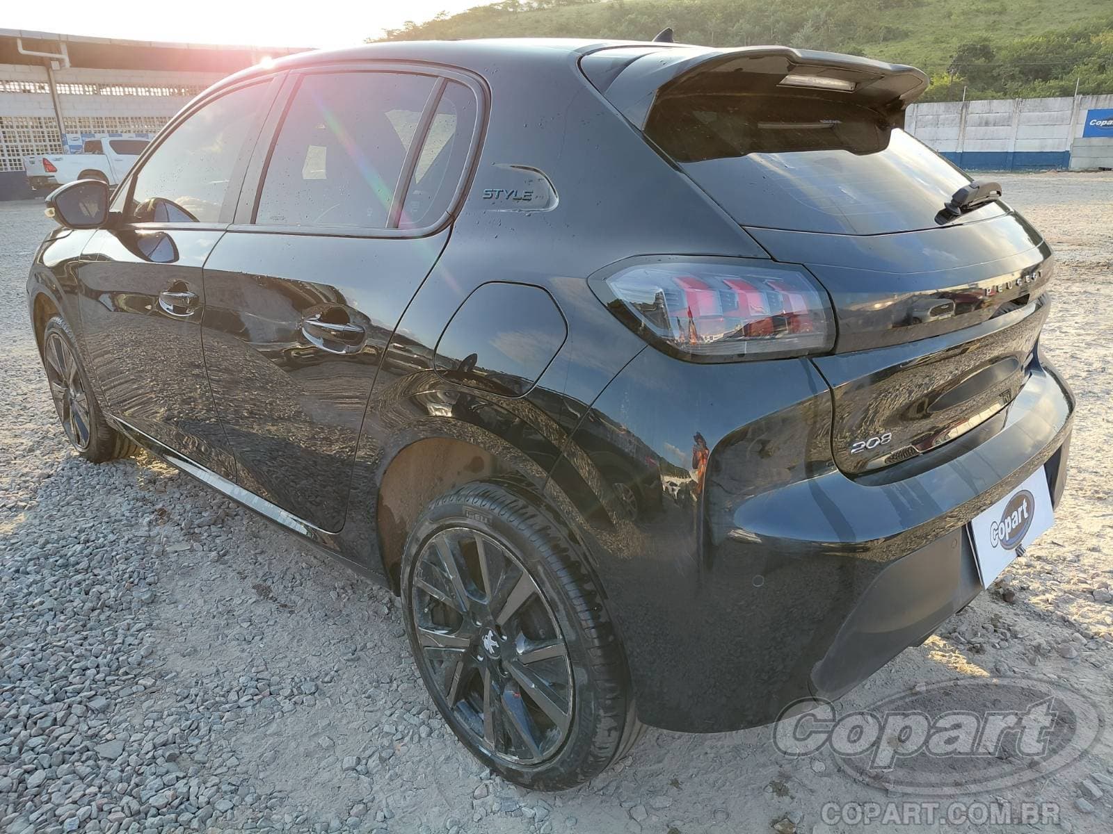Peugeot 208 2024 — foto 3