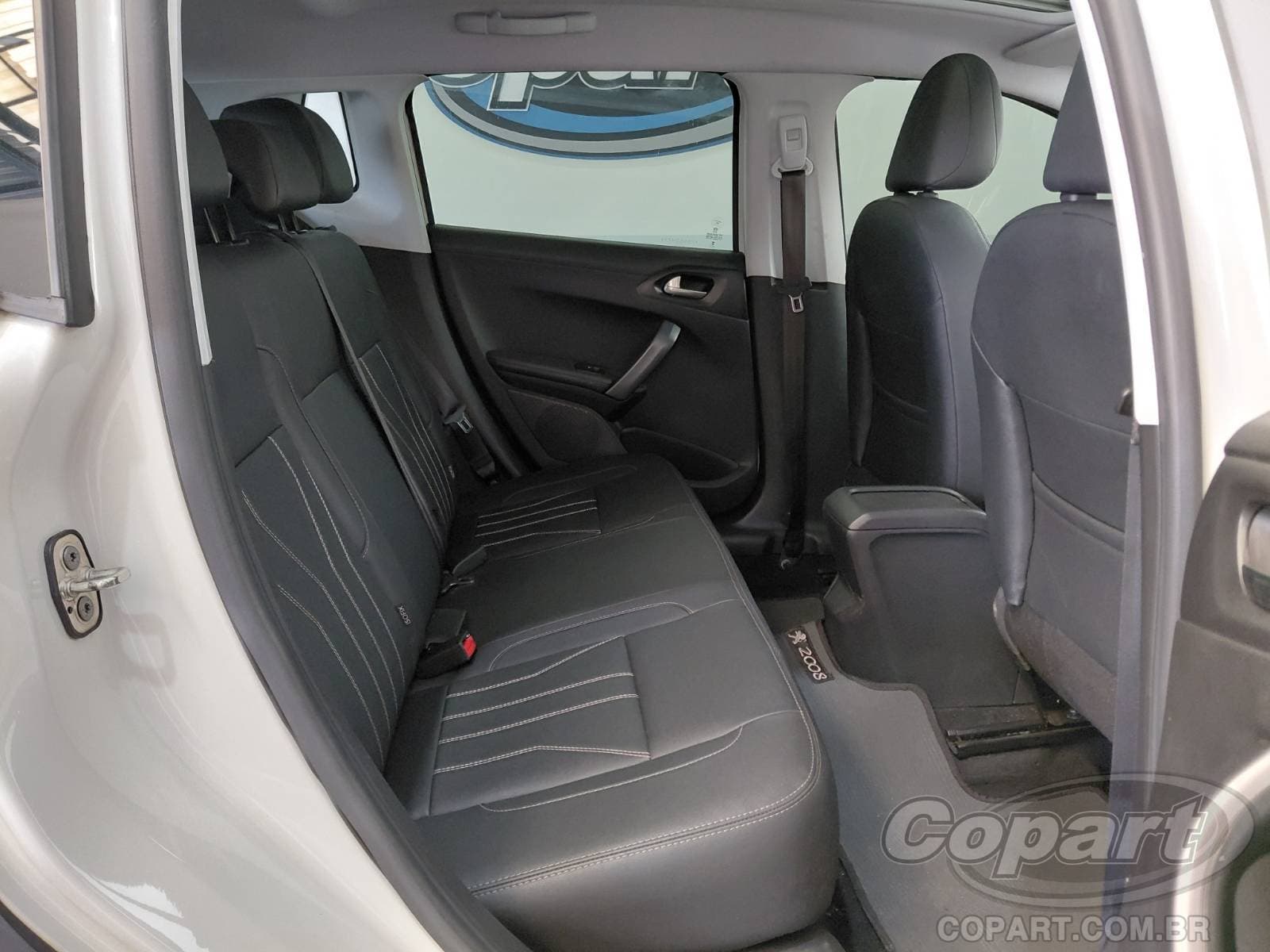 Peugeot 2008 2023 — foto 6
