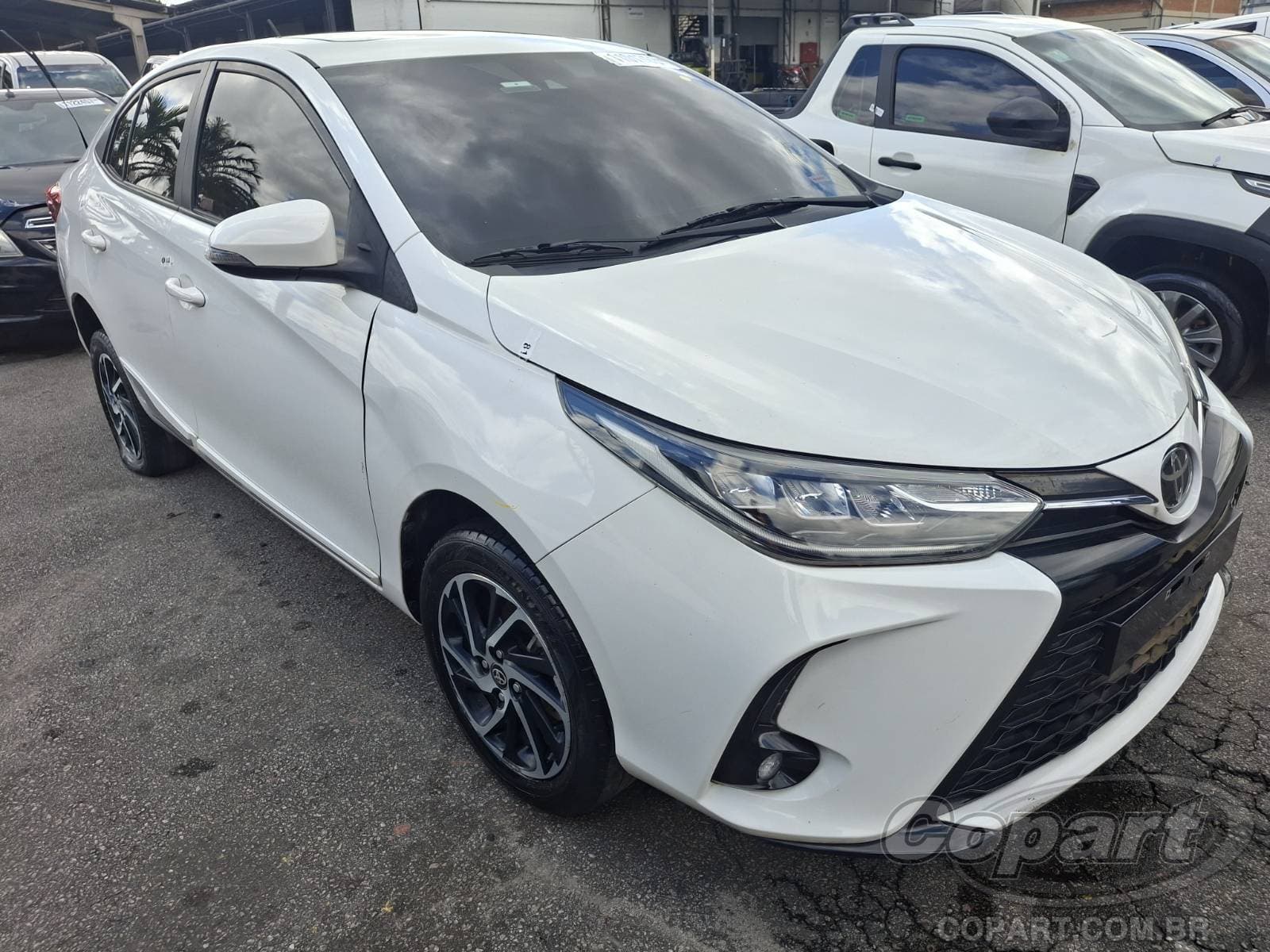 Toyota Yaris Seda 1.5 16V DUAL VVT-I 2024