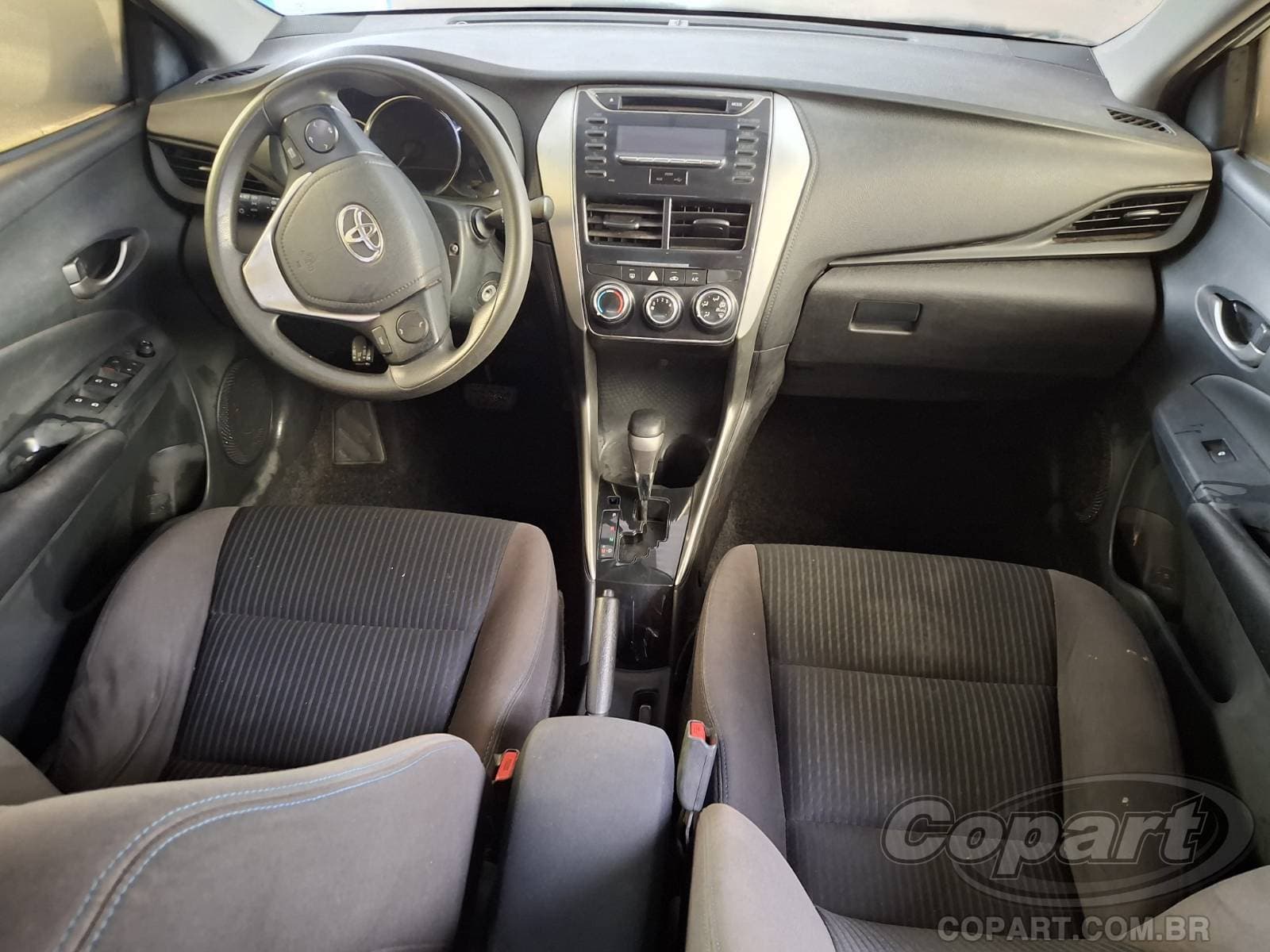 Toyota Yaris Seda 2019 — foto 9