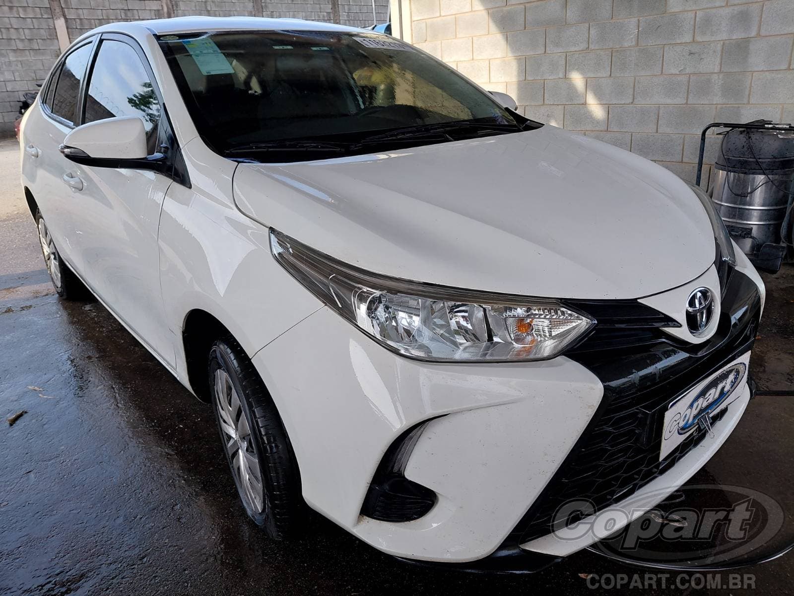 Toyota Yaris Seda 1.5 16V DUAL VVT-I 2023