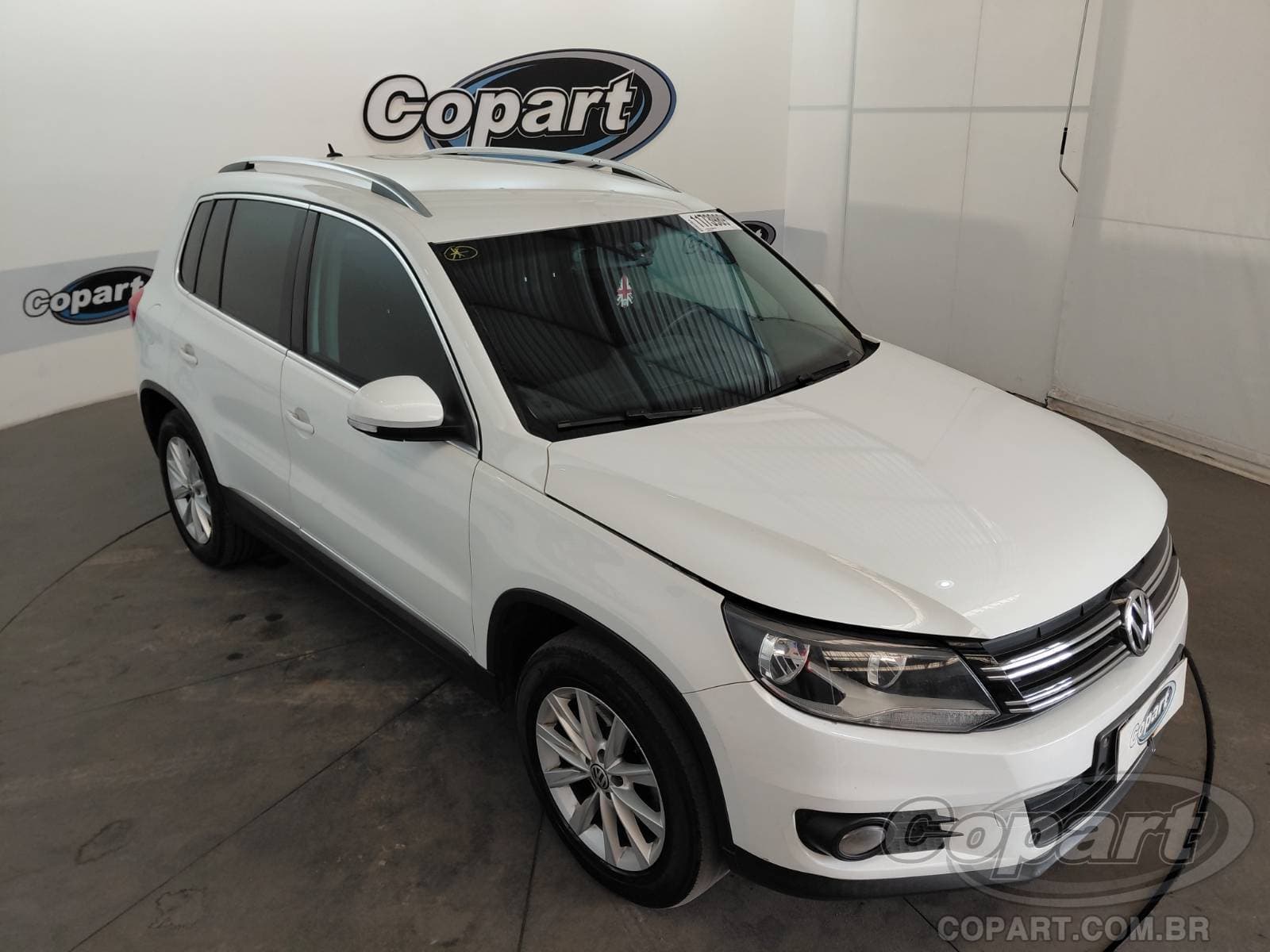 Volkswagen Tiguan 2015 — foto 1