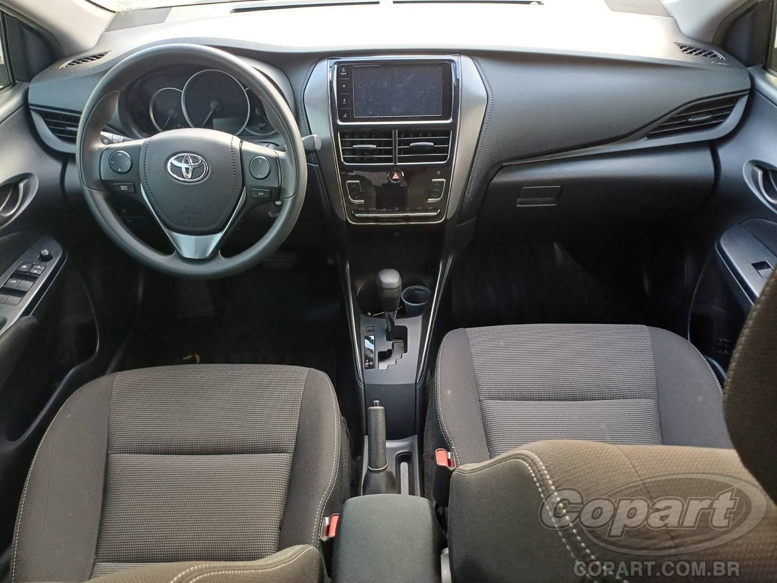 Toyota Yaris Seda 2023 — foto 9