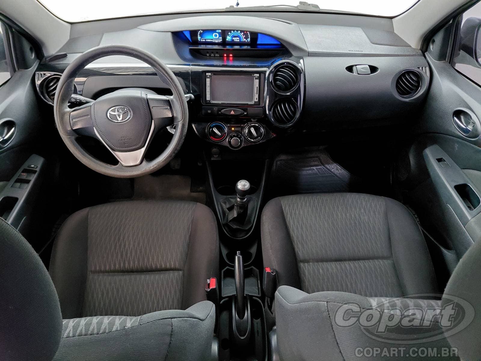 Toyota Etios 2018 — foto 9