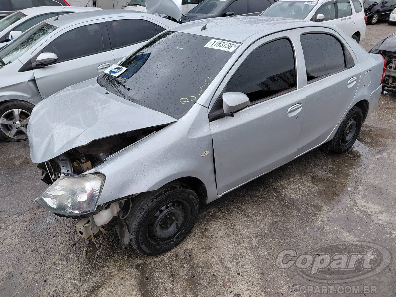 Toyota Etios Seda 2015 — foto 2