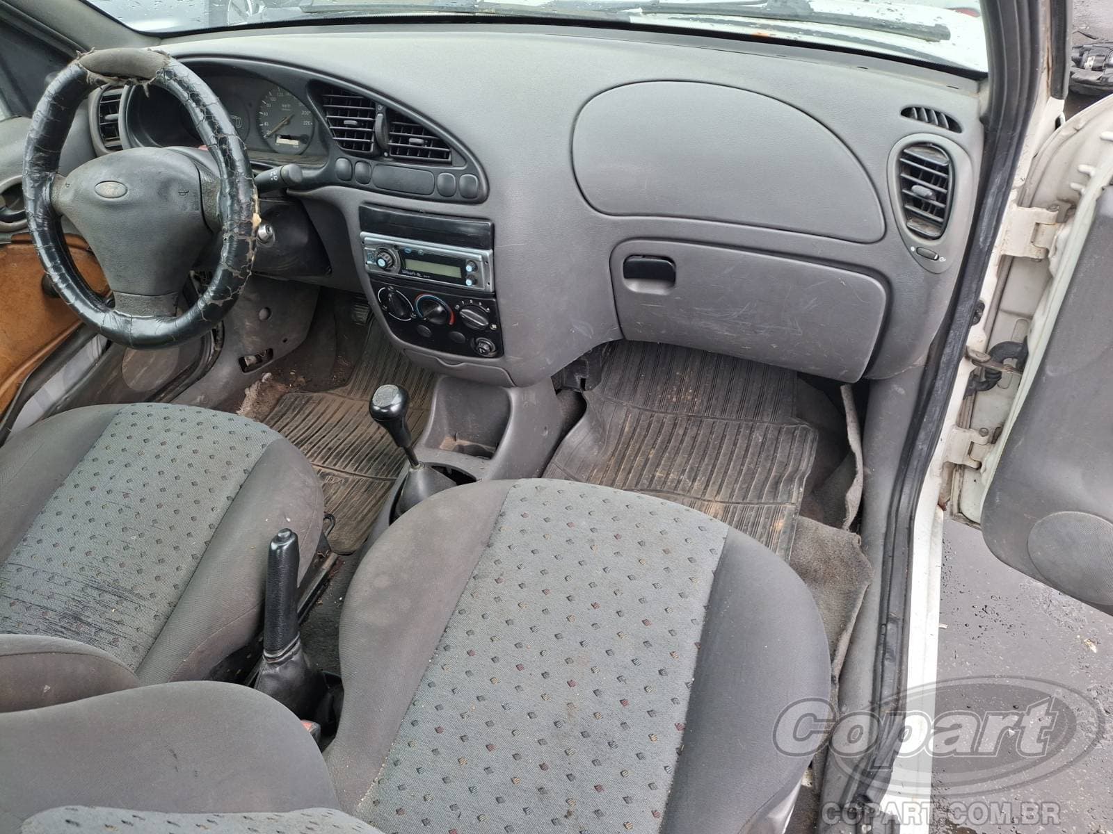 Ford Courier 2004 — foto 9