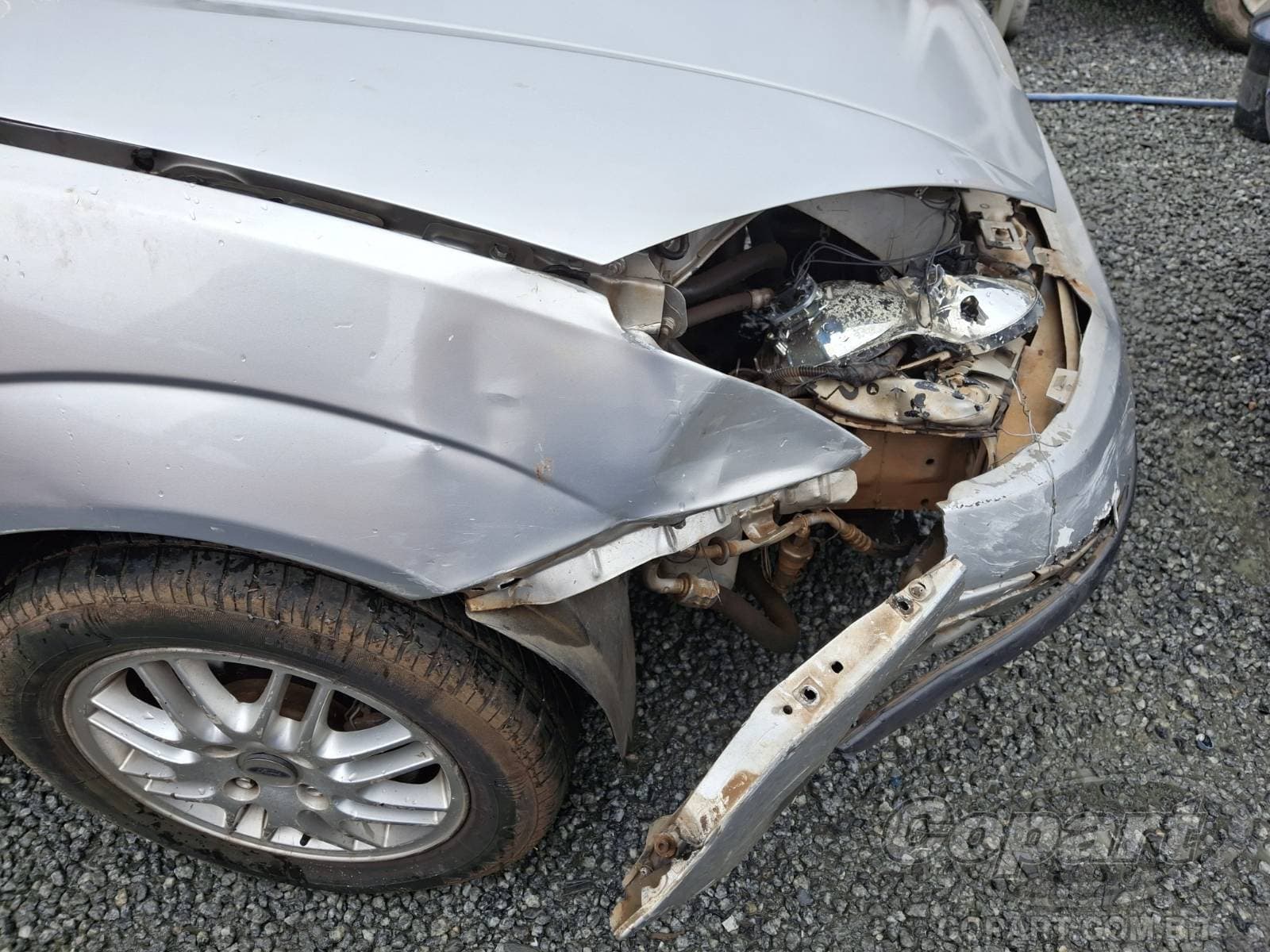 Ford Focus 2001 — foto 12