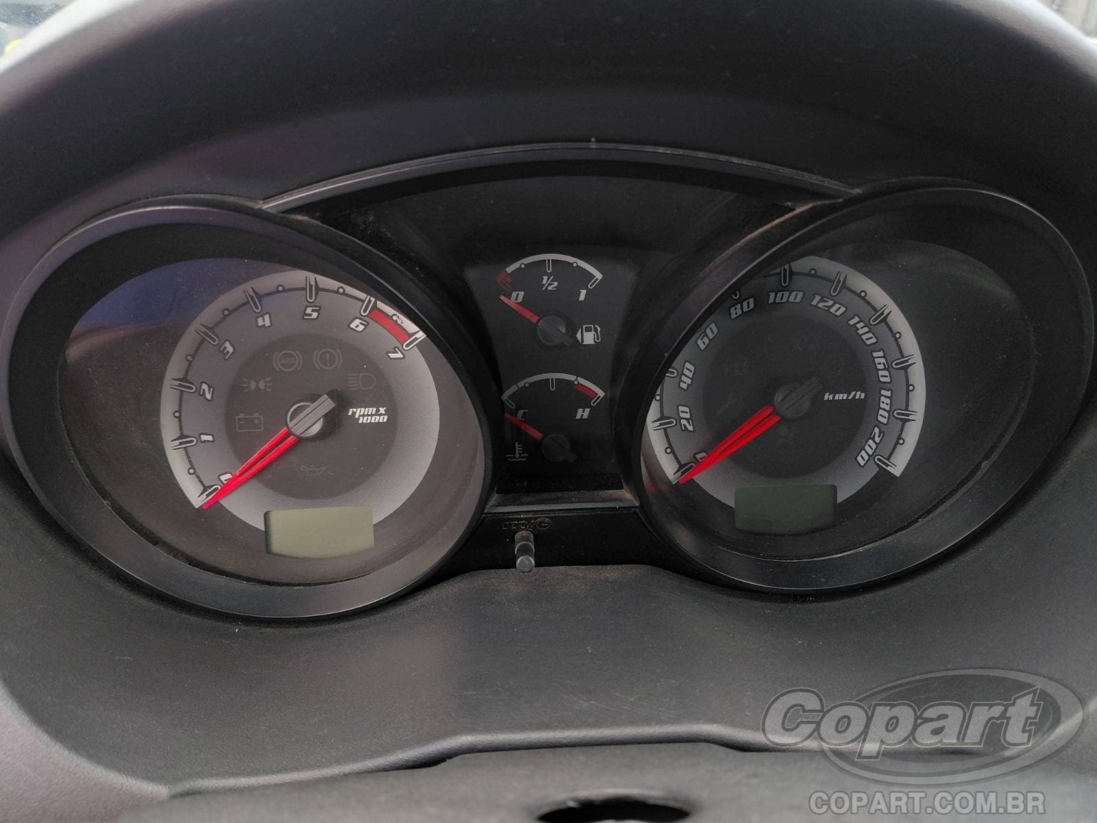 Ford Fiesta 2014 — foto 8