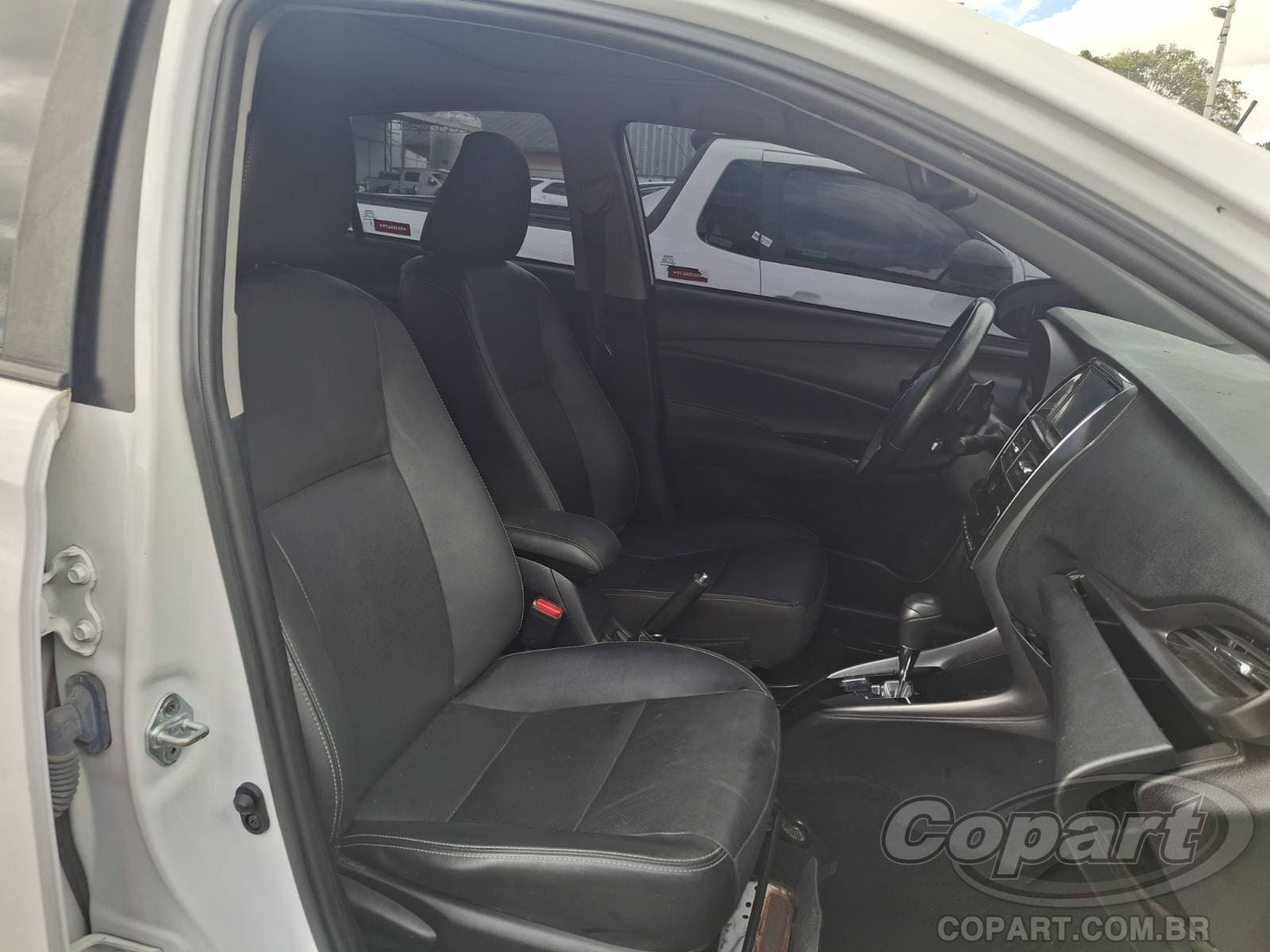 Toyota Yaris Seda 2024 — foto 5