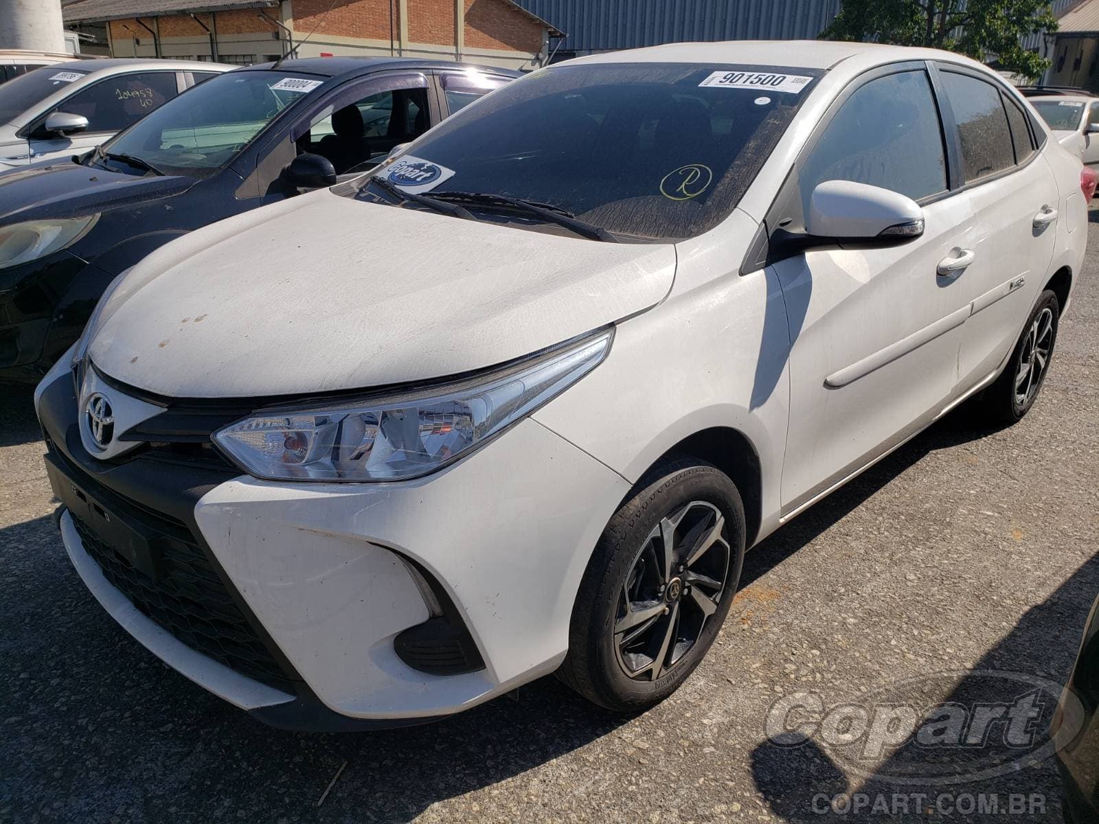 Toyota Yaris Seda 2024 — foto 2