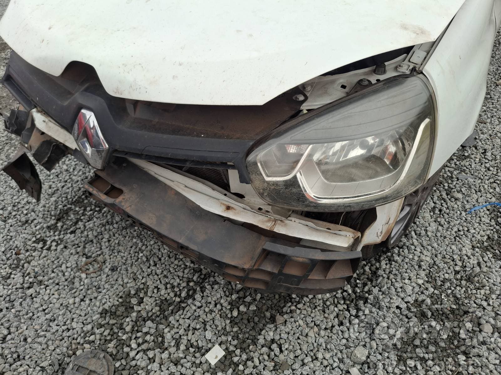Renault Clio 2015 — foto 11