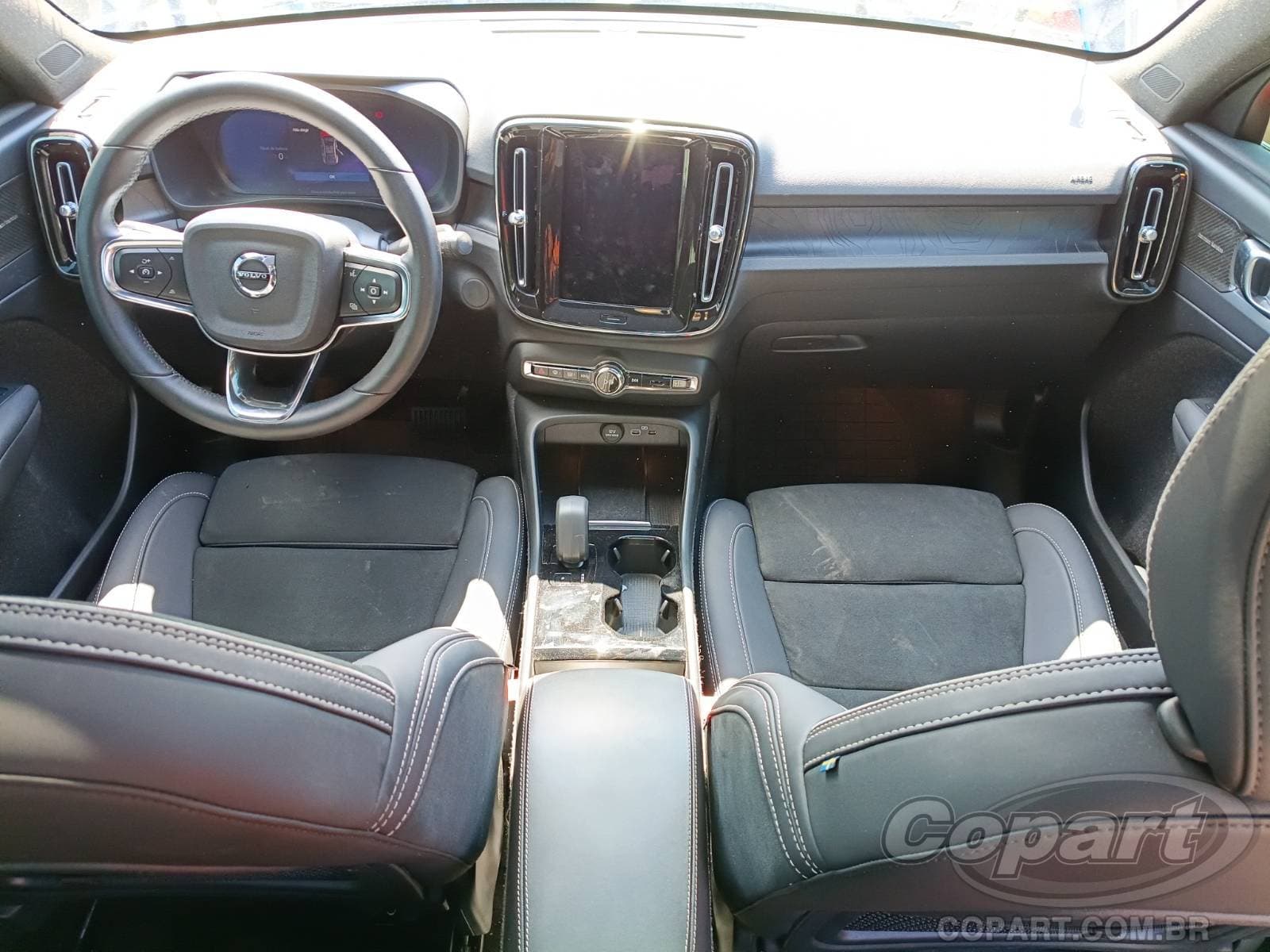 Volvo C40 2023 — foto 9