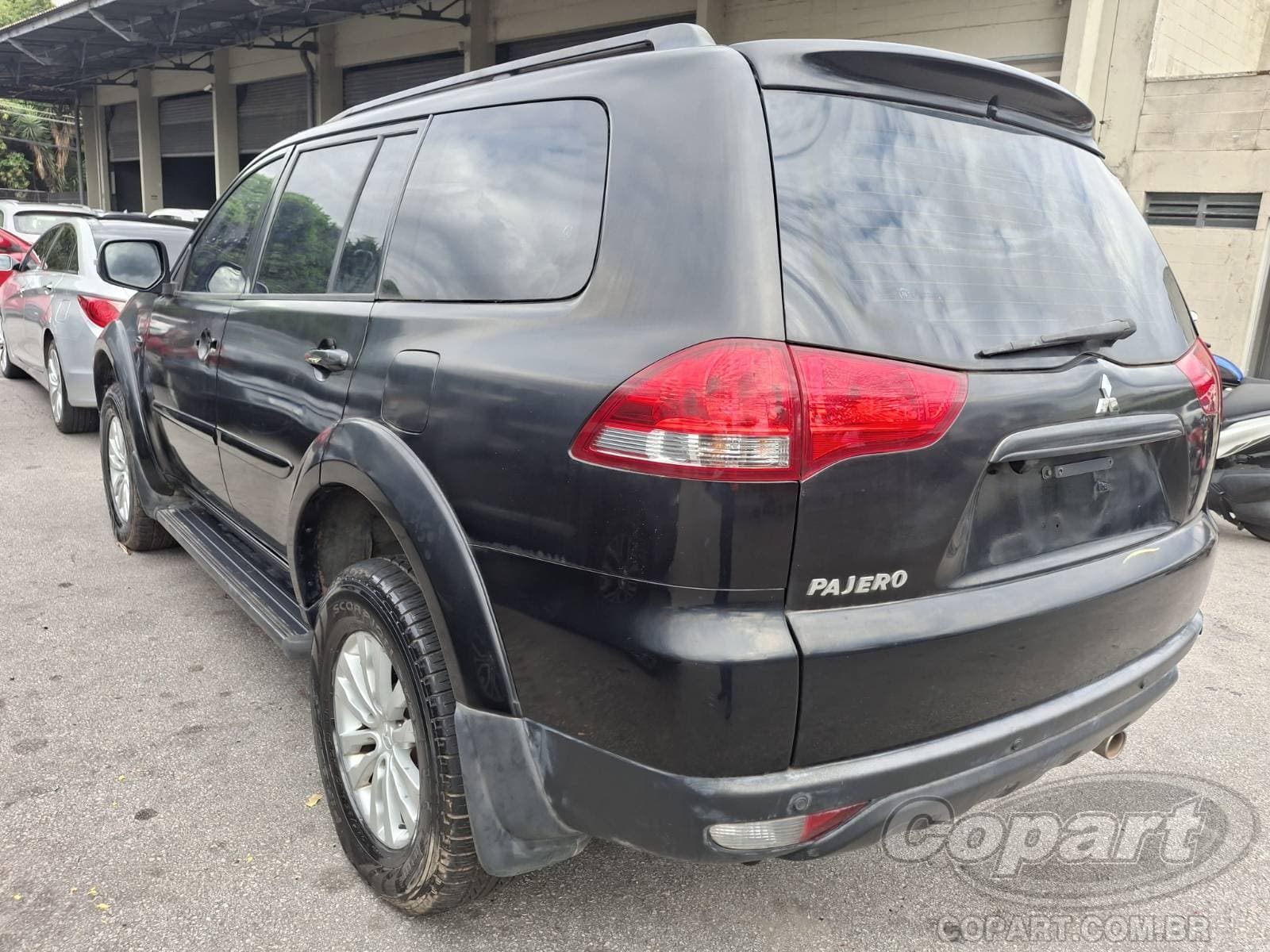 Mitsubishi Pajero 2016 — foto 3