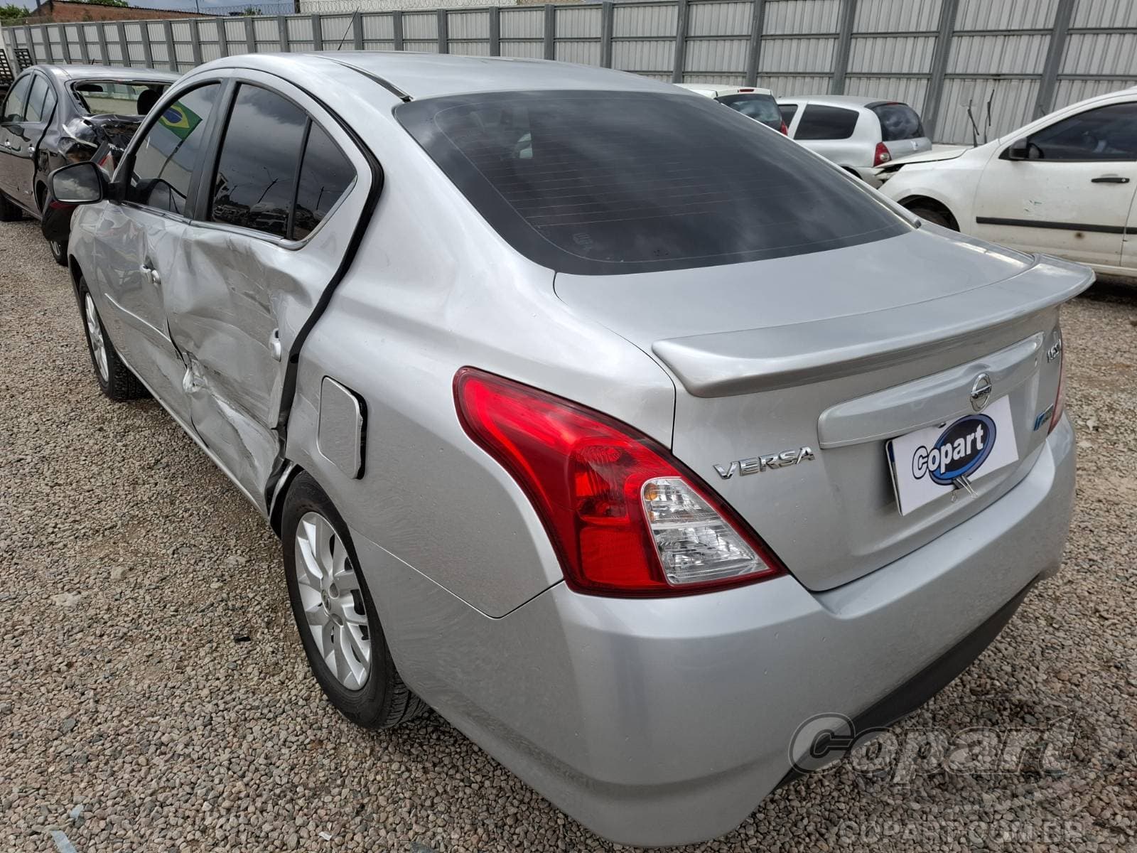 Nissan Versa 2017 — foto 3