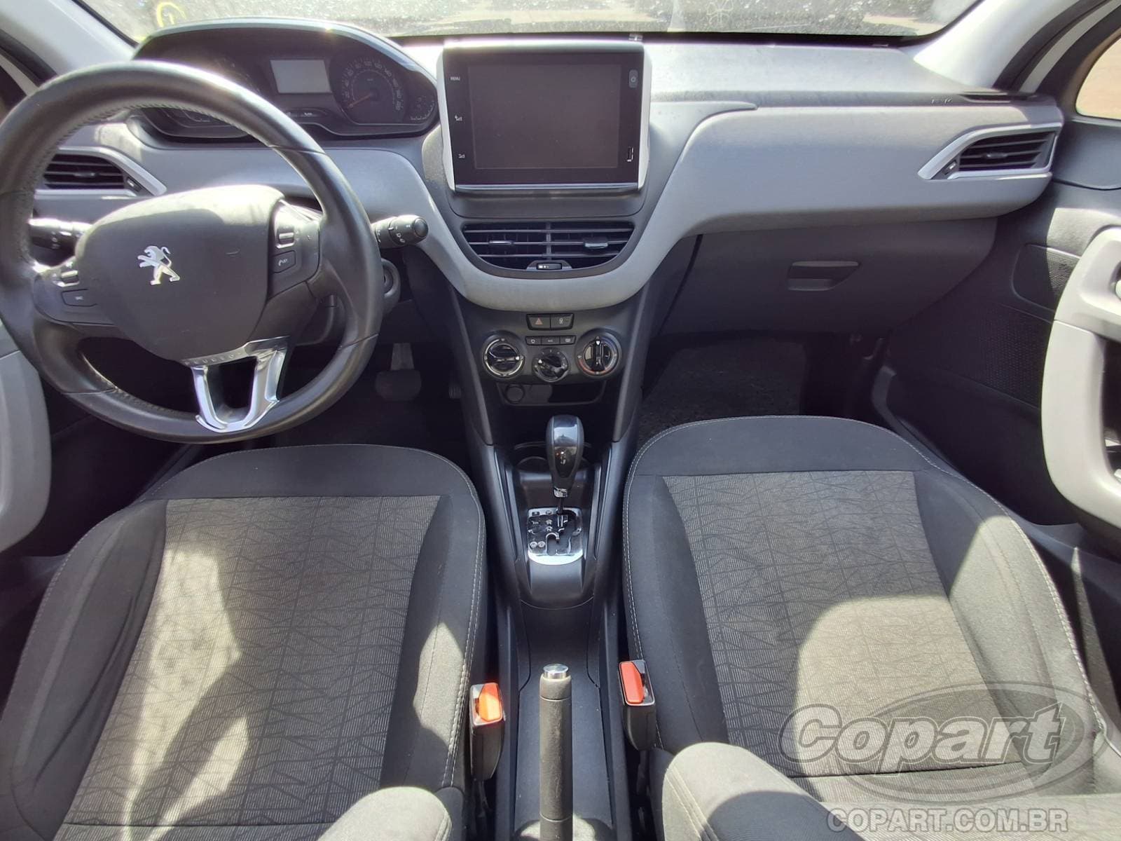Peugeot 208 2019 — foto 9