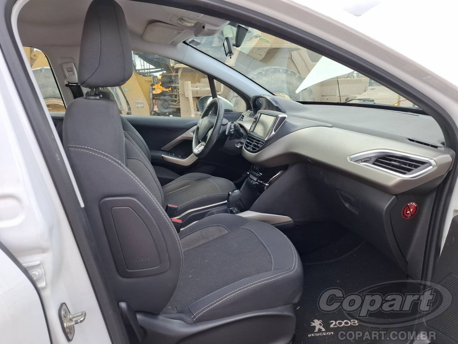 Peugeot 2008 2017 — foto 5