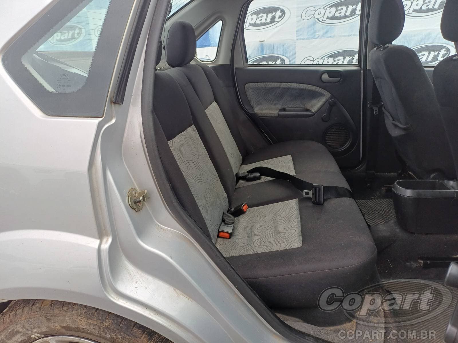 Ford Fiesta Sedan 2009 — foto 6