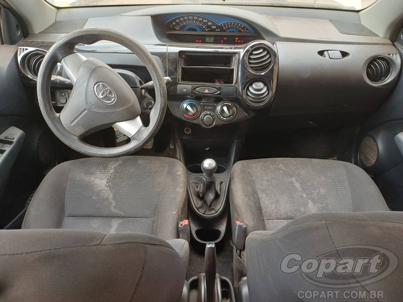 Toyota Etios 2014 — foto 9