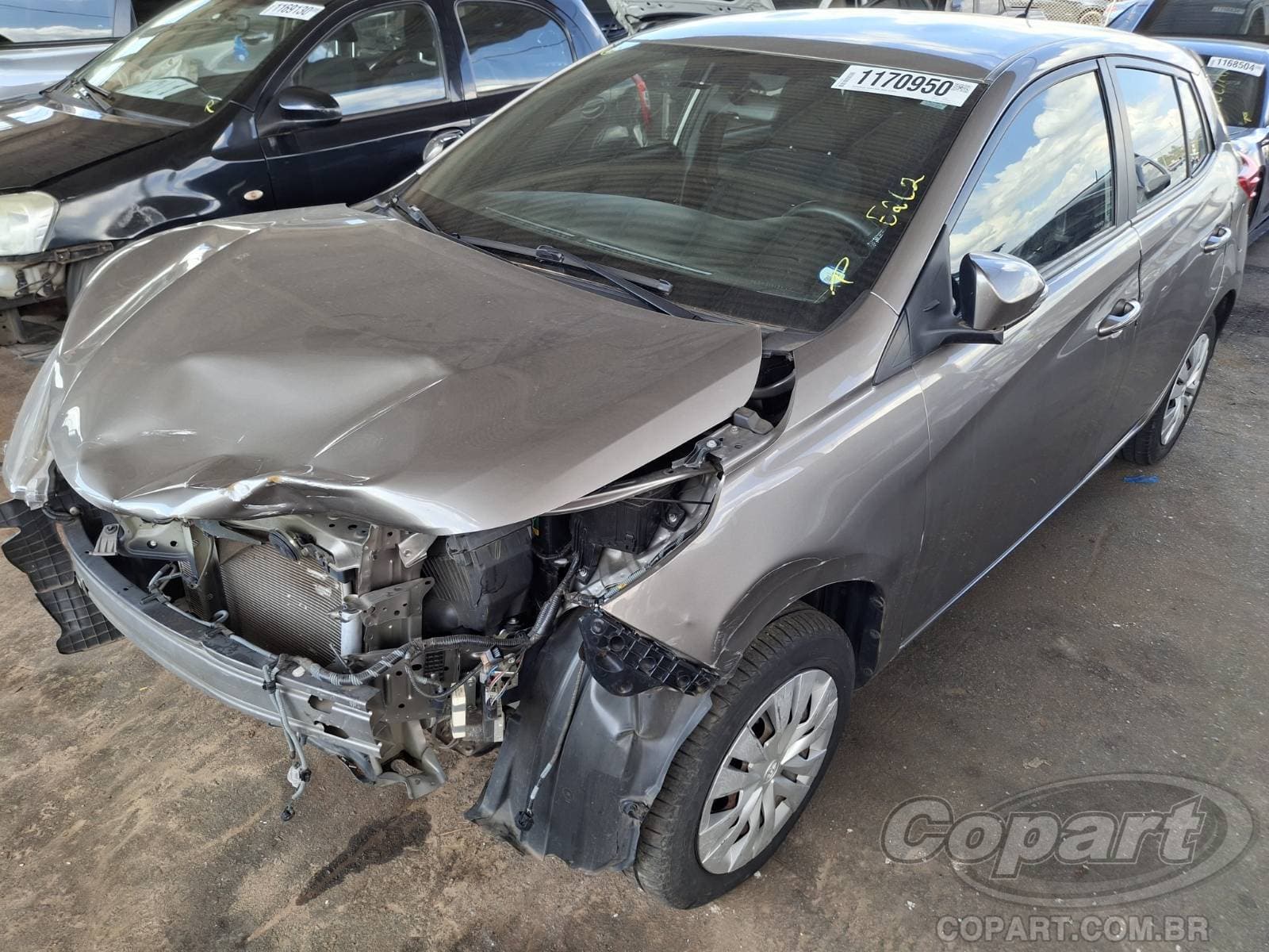 Toyota Yaris 2020 — foto 2