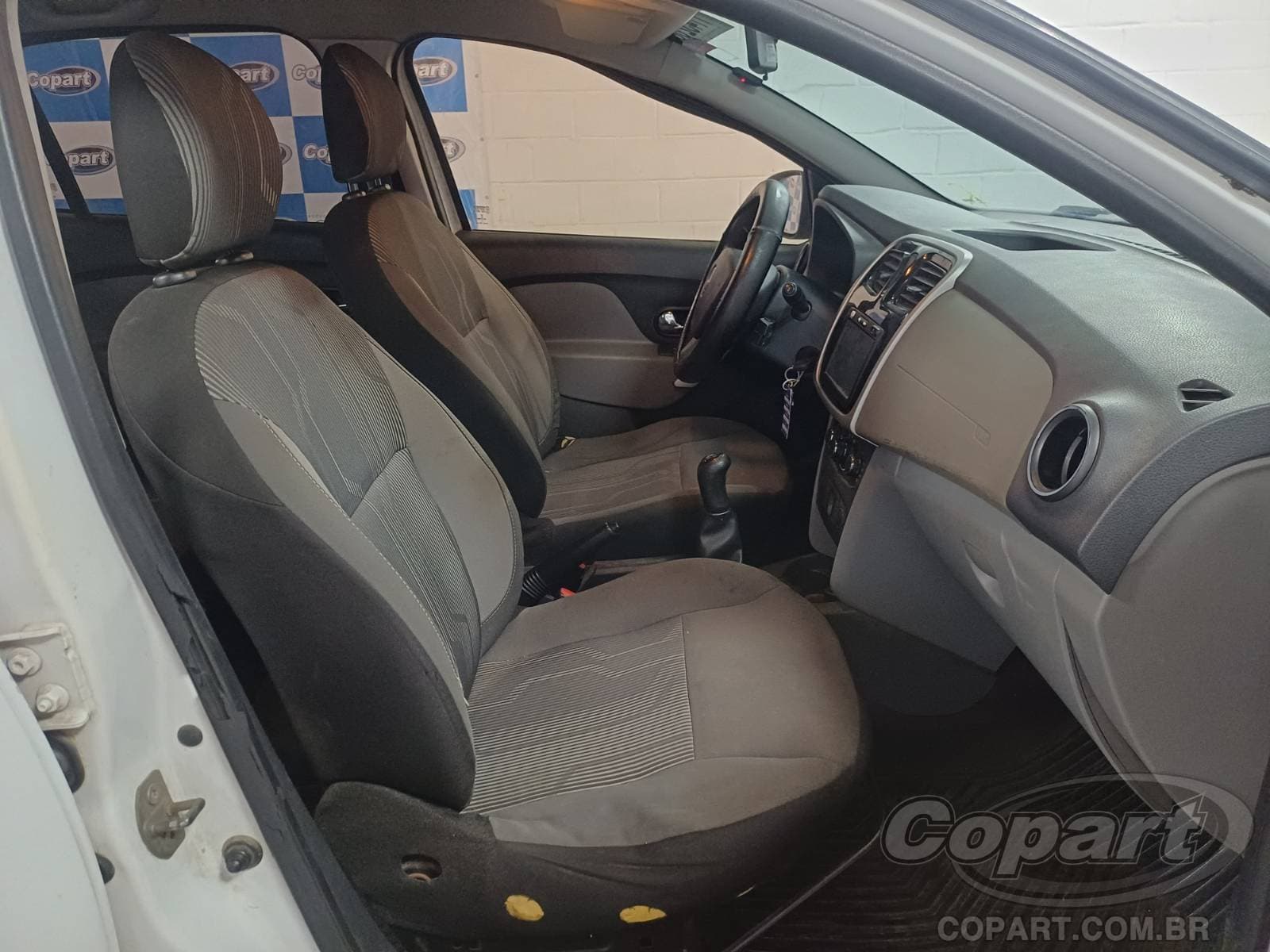 Renault Logan 2015 — foto 5