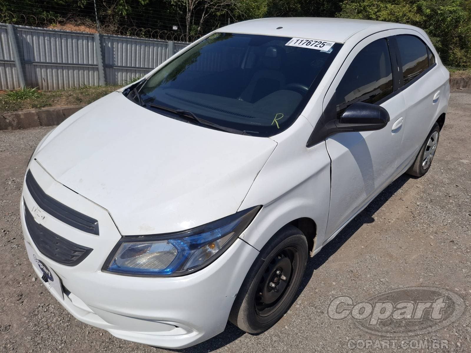 Chevrolet Onix 2015 — foto 2
