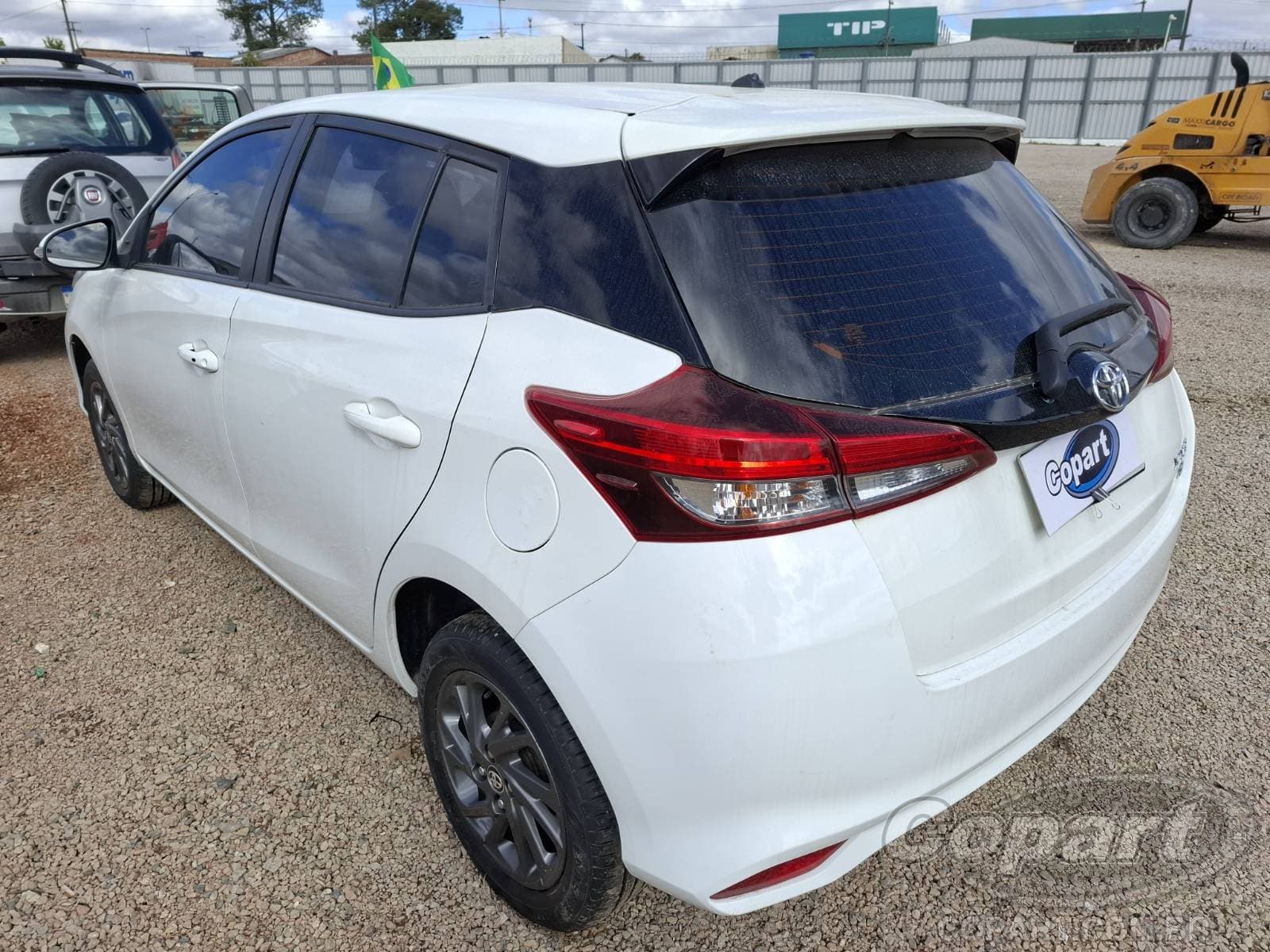 Toyota Yaris 2023 — foto 3