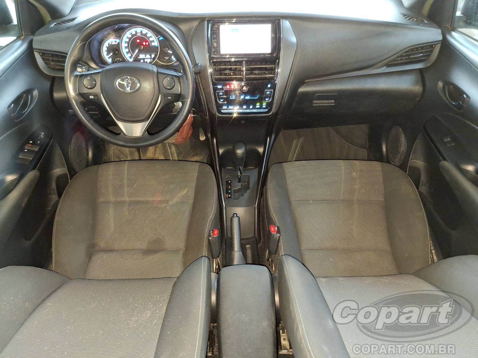 Toyota Yaris 2023 — foto 9